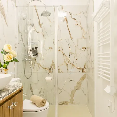 Parking&terrasse Près Du Centre Nantes