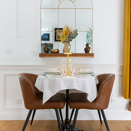 Parking & Terrasse Pres Du Centre Apartamento