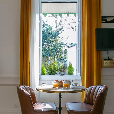 Parking & Terrasse Pres Du Centre *