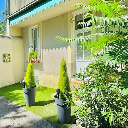 Parking & Terrasse Pres Du Centre Appartement Nantes