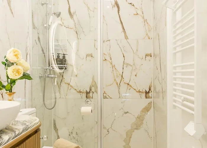 Parking & Terrasse Pres Du Centre نانت