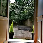 Parking & Terrasse Pres Du Centre Апартаменты