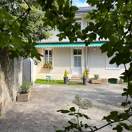 Parking & Terrasse Pres Du Centre Nantes