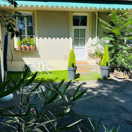 Parking & Terrasse Pres Du Centre Nantes