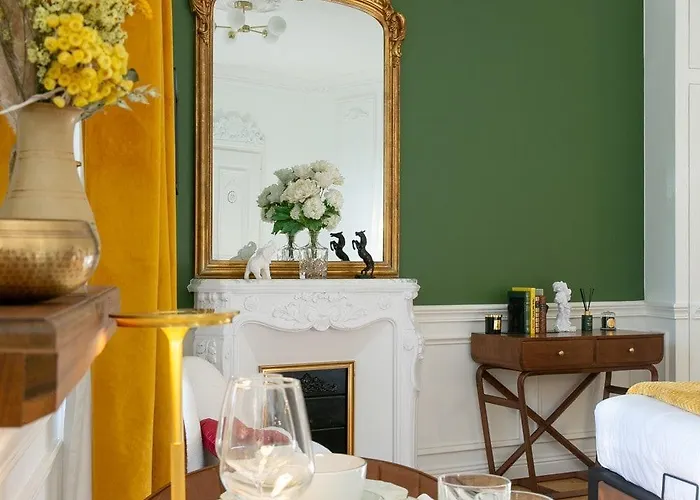 Parking & Terrasse Pres Du Centre *